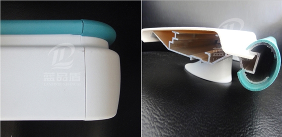 走廊內(nèi)的扶手