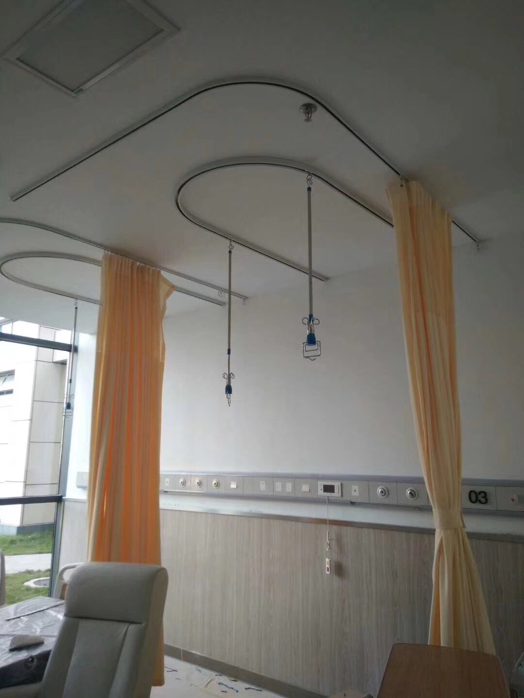 【江蘇】隔簾軌道和天軌輸液架，經(jīng)久耐用，性能穩(wěn)定