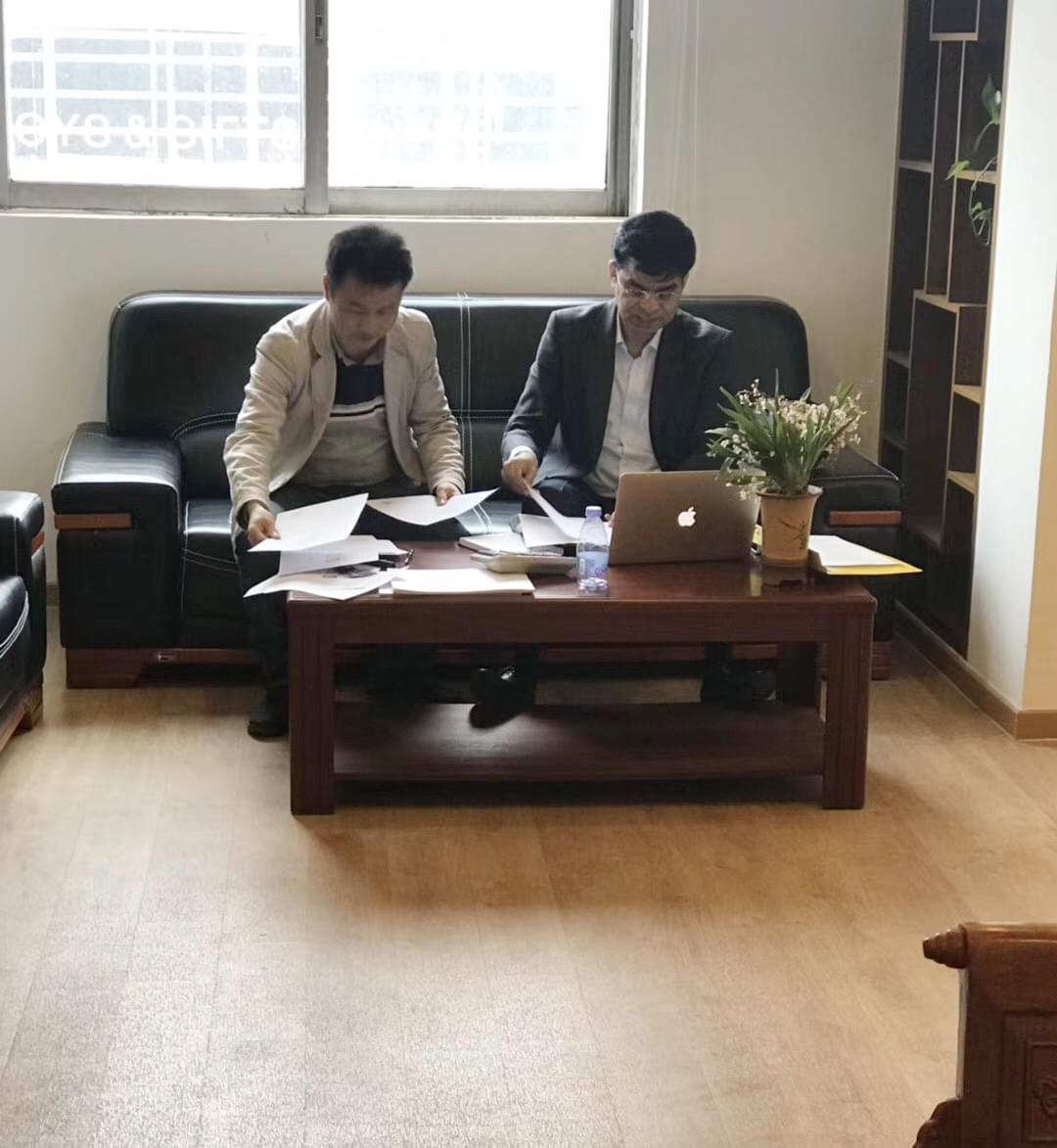 迪拜客戶再次來訪公司下單