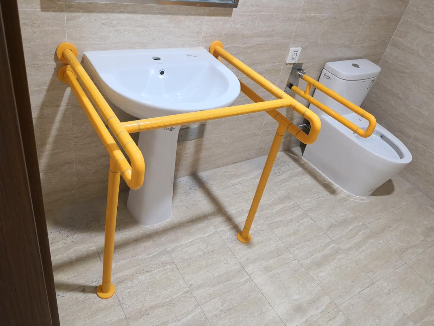 公共衛(wèi)生間殘疾扶手.jpg